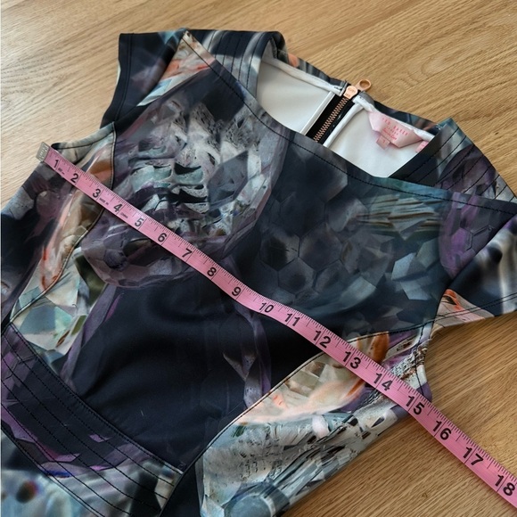 Ted Baker Ullia Glistening Gems Pleated Skater Mini Dress $328
Size 4 US - Picture 6 of 11